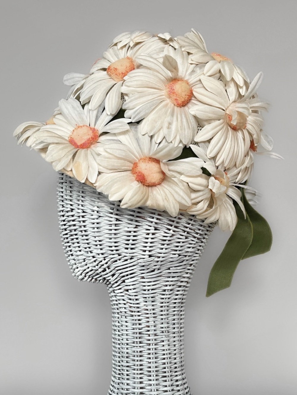 Vintage 3D 1950s Daisy Bucket Cloche Hat Large Daisies